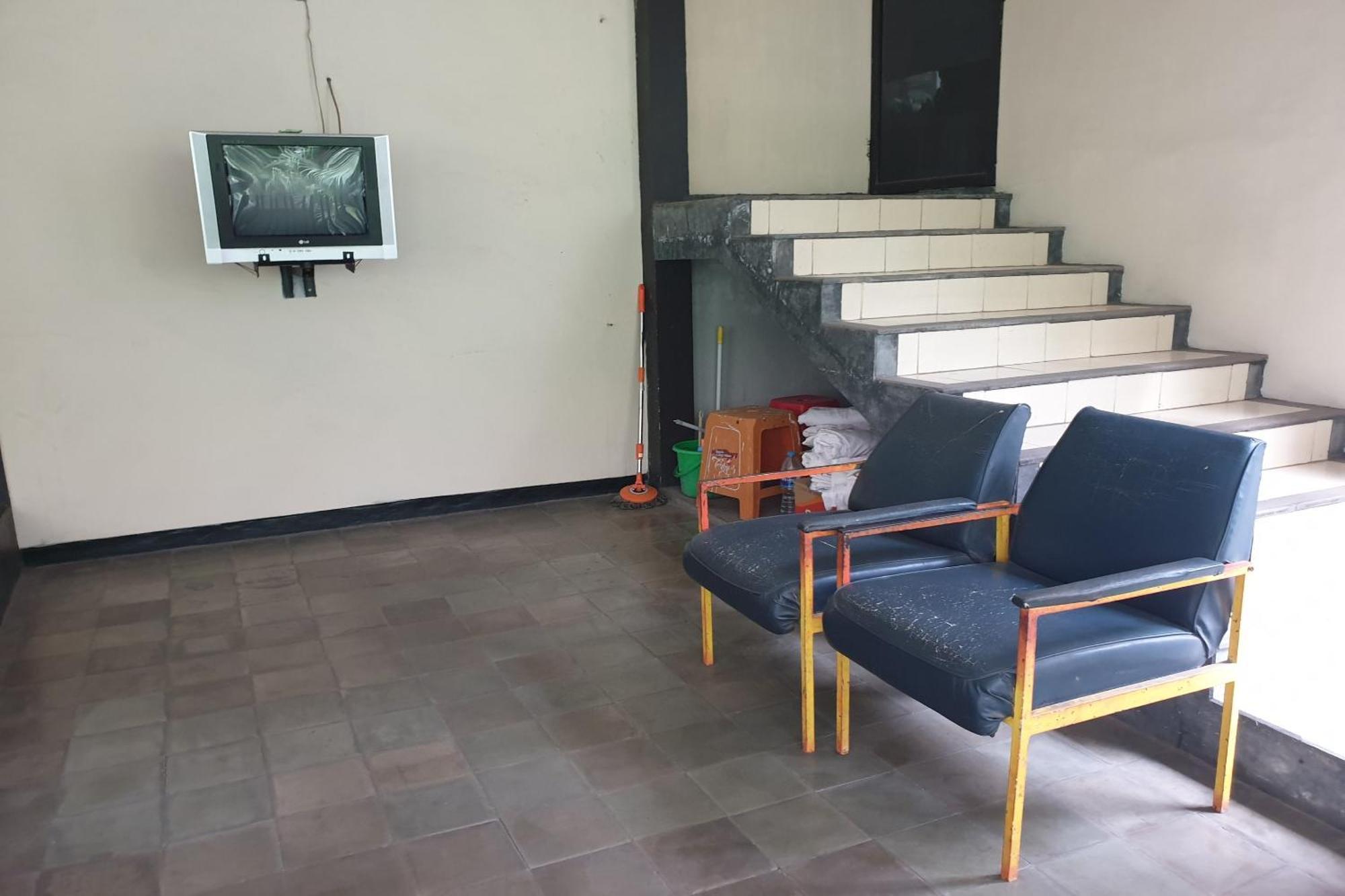 庞越 斯波特昂 2090 拉特纳背包客伊斯兰旅馆酒店 外观 照片